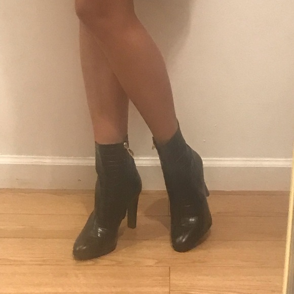 Karen Millen black leather embossed ankle boots. Size 7.5. NWT. - Picture 4 of 13